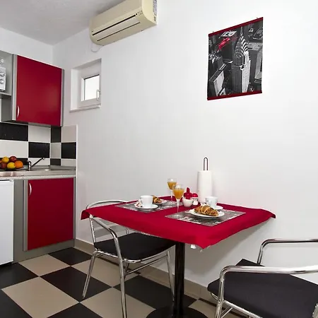 Yvonne 公寓 特罗吉尔