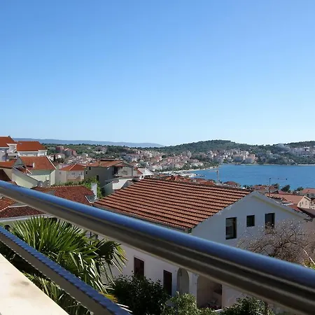 Yvonne Trogir