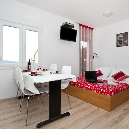 Apartment Yvonne