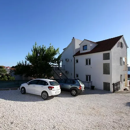 Yvonne Apartmán Trogir