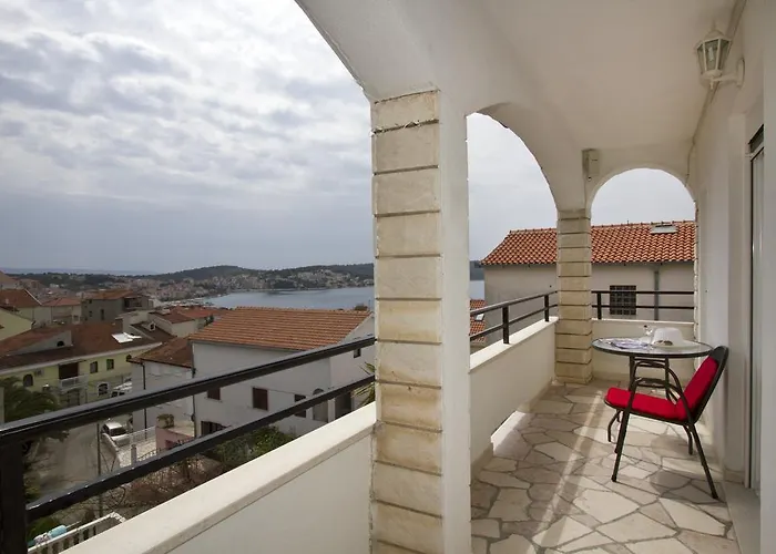 Yvonne Trogir
