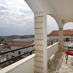 Yvonne Trogir