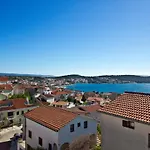 Yvonne Trogir